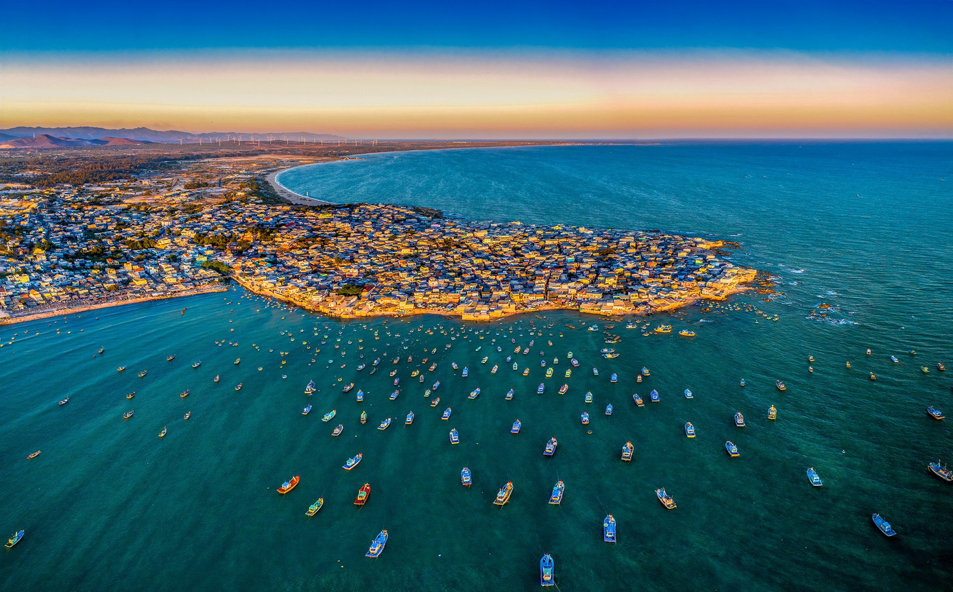 Làng chài Tuy Phong của Kha Thành Trí Đạt - Giải Nhì