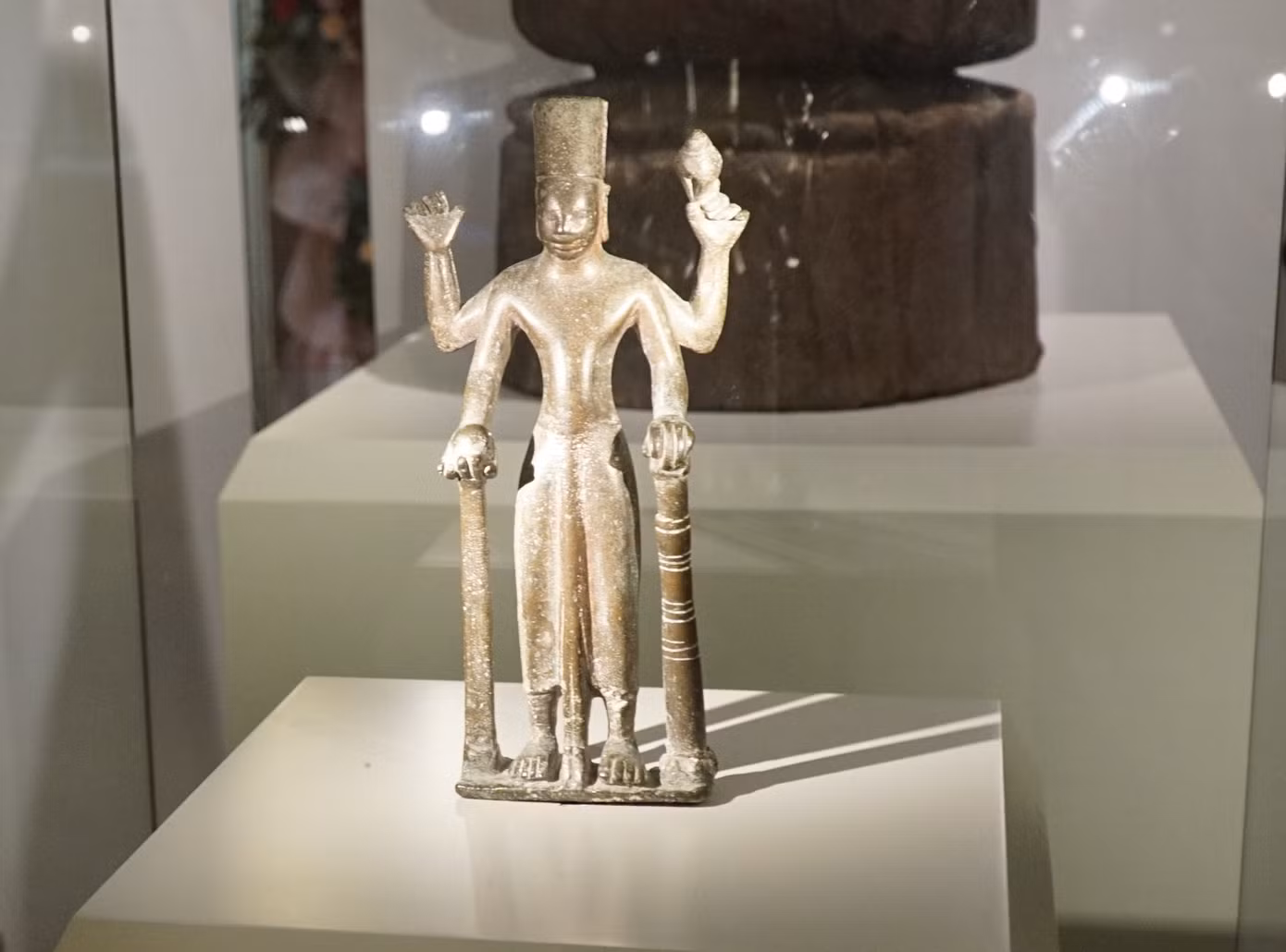 Tượng thần Visnu (Thế kỷ II-V văn hoá Óc Eo)