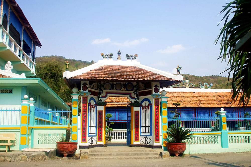 Nhà Lớn trên Long Sơn