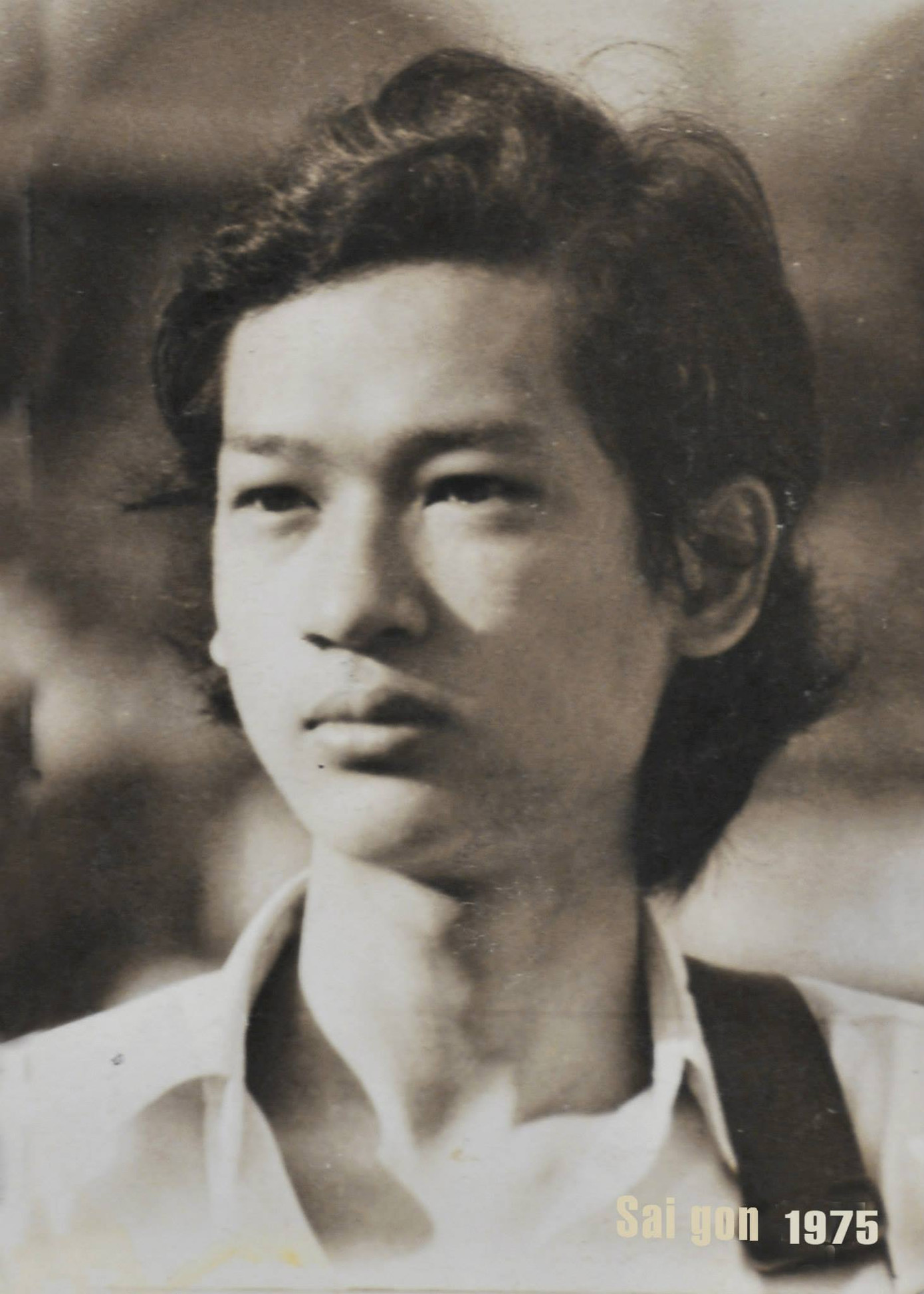 Nhiếp ảnh gia Nguyễn Đạt năm 1975