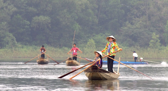 Lần đầu tiên khung cảnh chợ nổi miền Tây được tái hiện tại Làng văn hoá các dân tộc Việt Nam, Ba Vì, Hà Nội