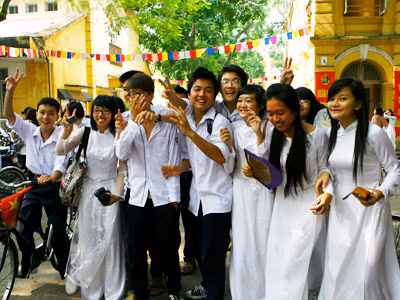Khi nhà trường, gia đình và xã hội kết hợp chặt chẽ hơn nữa trong giáo dục, có thể bạo lực học đường sẽ giảm. Ảnh minh họa: Hồng Vĩnh 