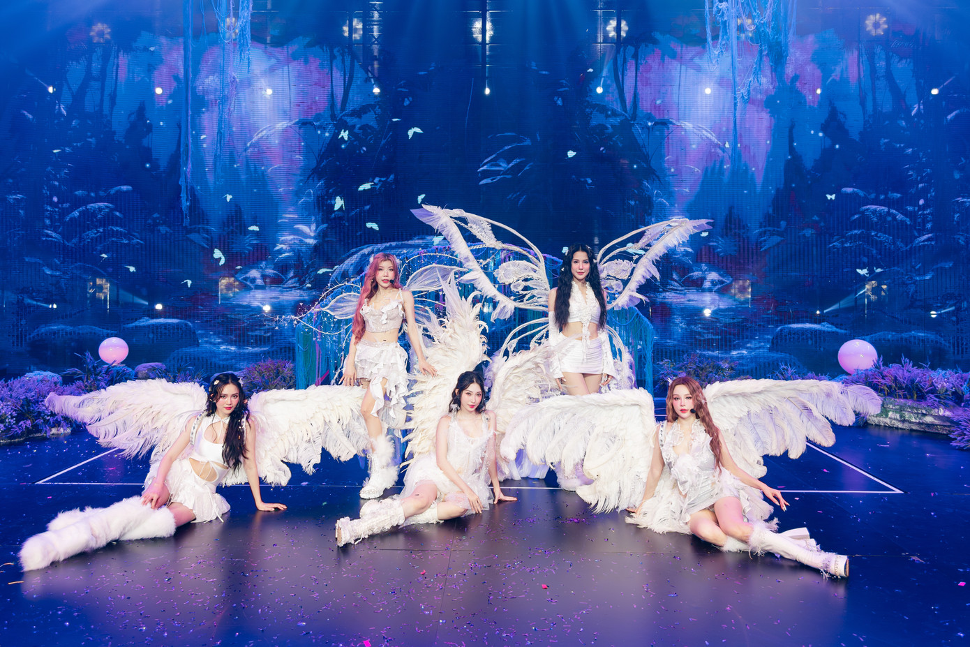 Hoa xương rồng có vẻ ấn tượng hơn ca khúc ra mắt của chính Lunas. Ảnh: BTC Hoa xương rồng có vẻ ấn tượng hơn ca khúc ra mắt của chính Lunas. Ảnh: BTC