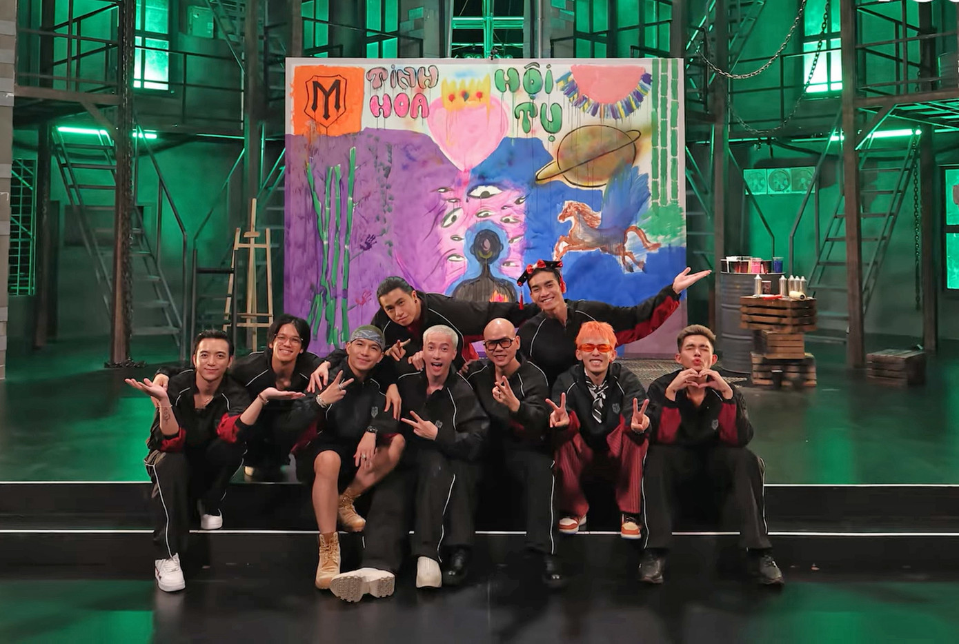 Nhà Tinh Hoa không quên tri ân chương trình bằng cách đưa logo vào tranh. Ảnh: CMH Nhà Tinh Hoa không quên tri ân chương trình bằng cách đưa logo vào tranh. Ảnh: CMH