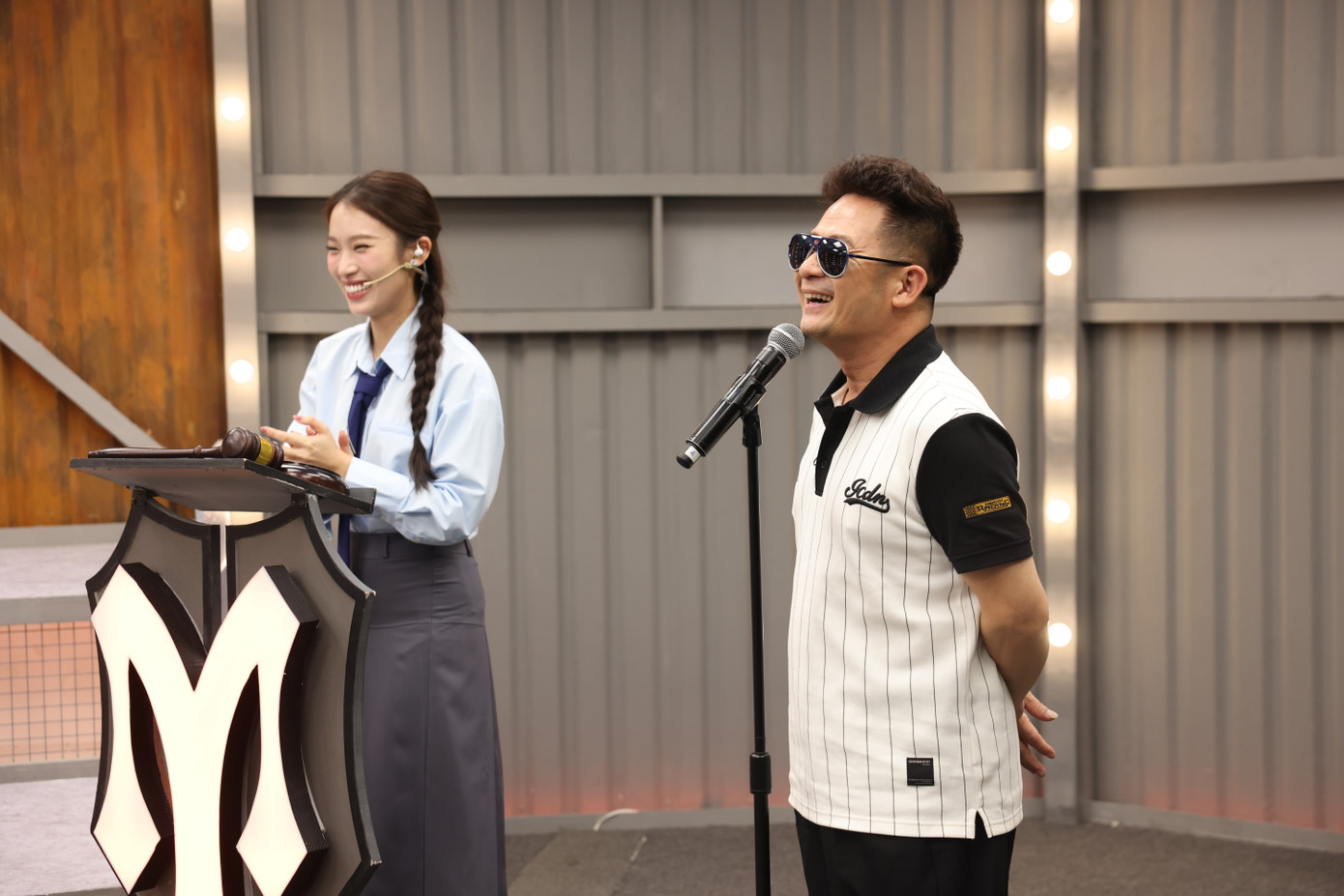 Bằng Kiều từng chia sẻ anh bị "vỡ mộng" vì tưởng mình là người vui tính nhất trong chương trình nhưng hóa ra không phải... Ảnh: BTC