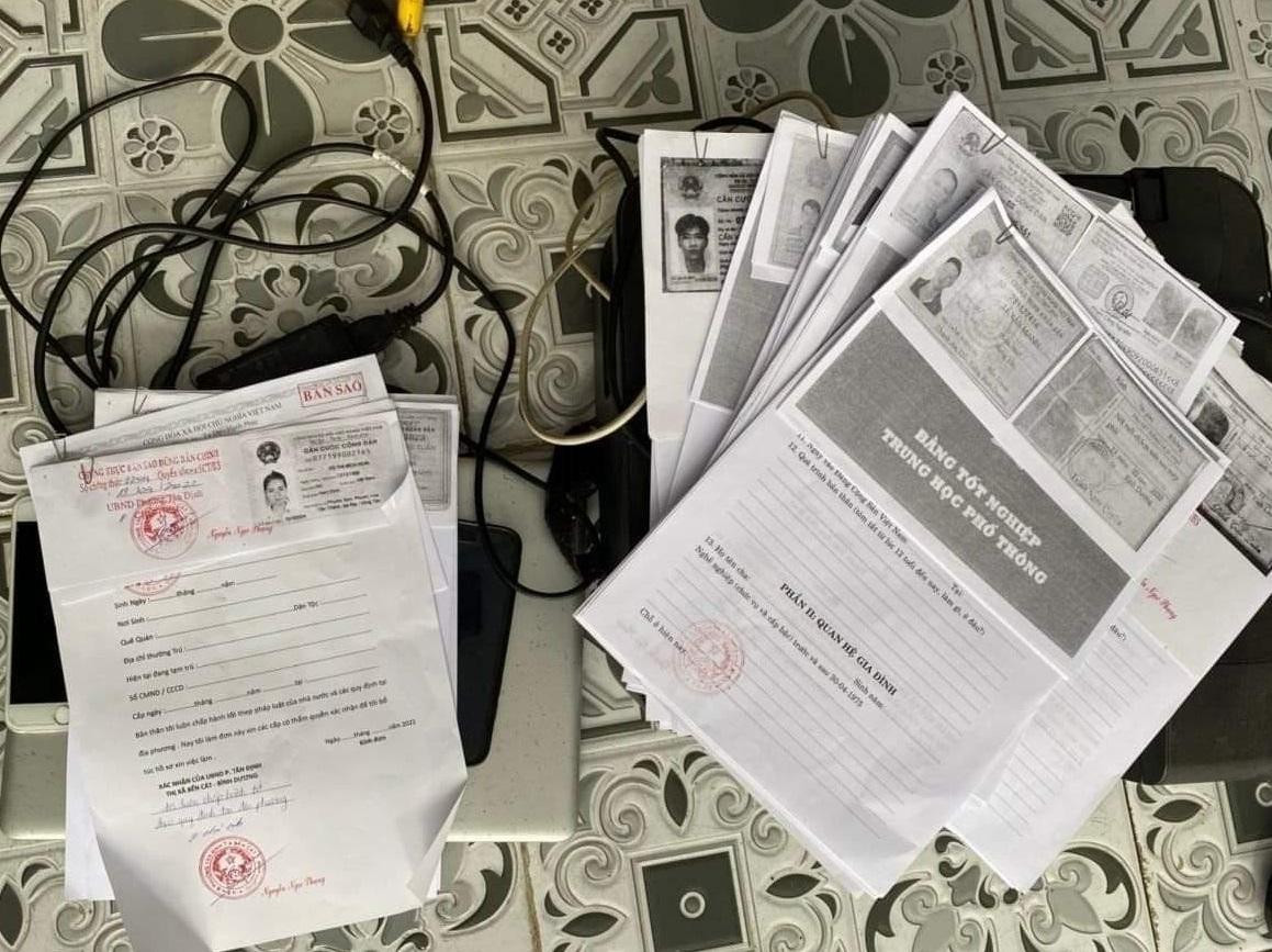 Một số giấy tờ, tài liệu, hồ sơ xin việc bị làm giả