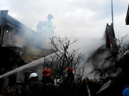 Kho chứa phụ tùng xe máy bốc hỏa, gần tỷ đồng hóa tro ảnh 3