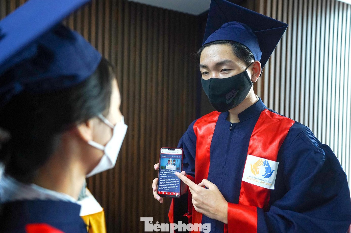 Bạn Nguyễn Văn Nguyên (Trường Đại học Lạc Hồng) và Trịnh Thị Mộng Nhi (Trường Đại học Sư phạm Kỹ thuật TPHCM) chia sẻ kinh nghiệm học tập.