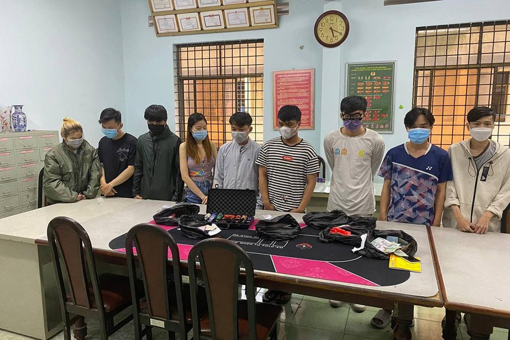 Các đối tượng sau khi bị bắt. Các đối tượng sau khi bị bắt.