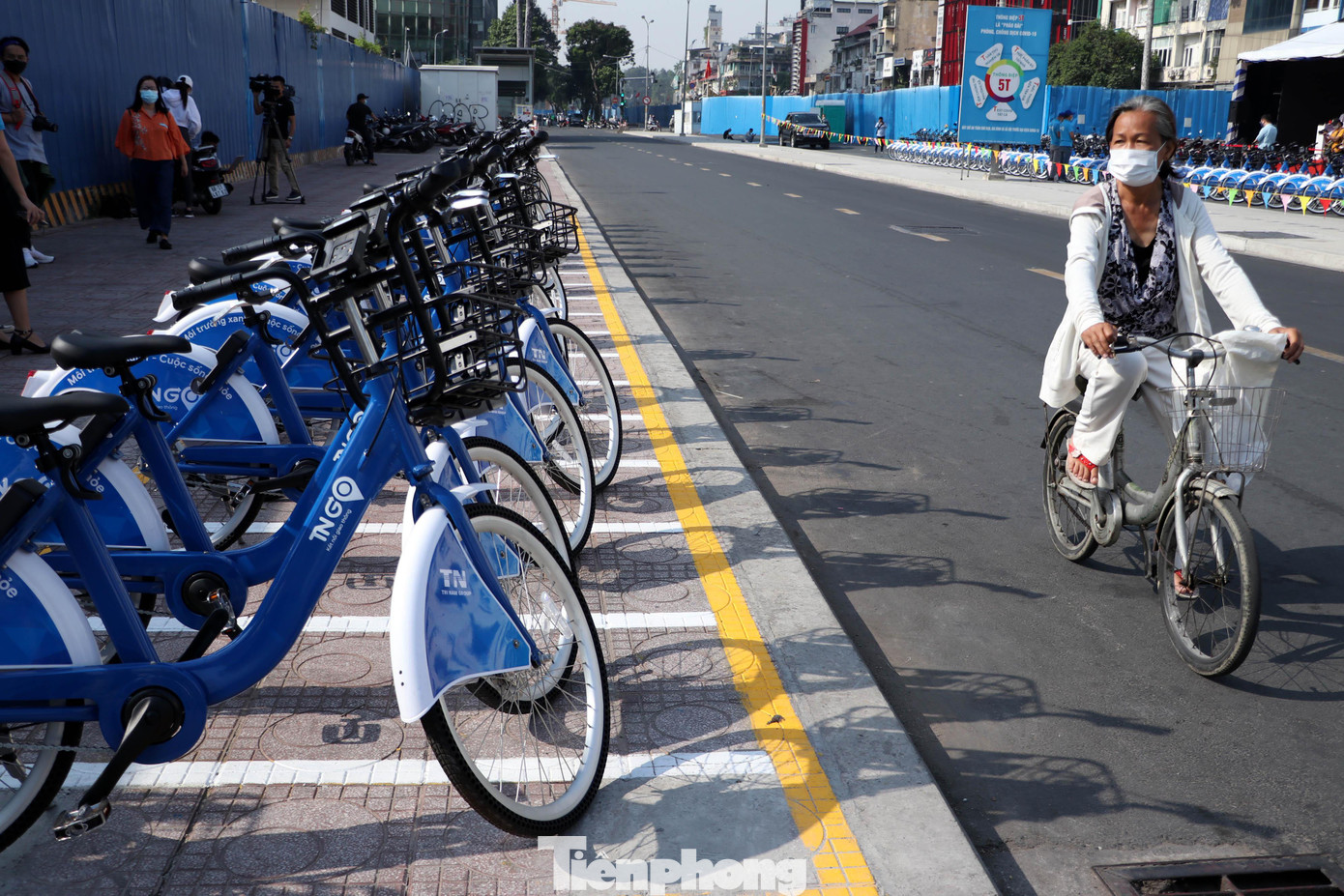 Giá vé giai đoạn thí điểm được tính theo thời gian, cụ thể 5.000 đồng/30 phút, 10.000 đồng/60 phút... Riêng thời gian đầu miễn phí 15 phút đầu để thu hút người dân sử dụng.