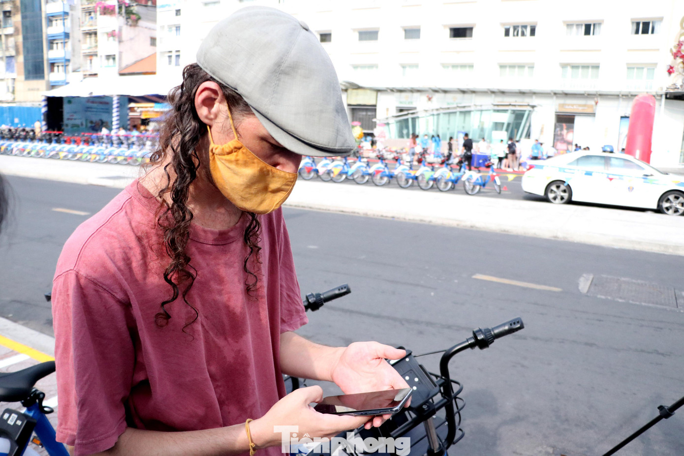 Người dân có nhu cầu sử dụng xe chỉ cần vài thao tác đơn giản, tải về miễn phí và cài đặt ứng dụng Mobike trên điện thoại thông minh.