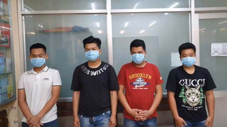 Các thành viên trong nhóm trộm chó bị bắt. Các thành viên trong nhóm trộm chó bị bắt.