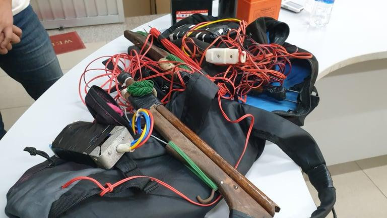 Dụng cụ để trộm chó được nhóm của Hào mua trên mạng.