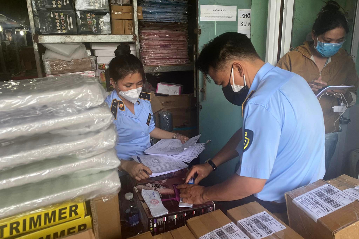 Nhiều sản phẩm không rõ nguồn gốc xuất xứ. Nhiều sản phẩm không rõ nguồn gốc xuất xứ.