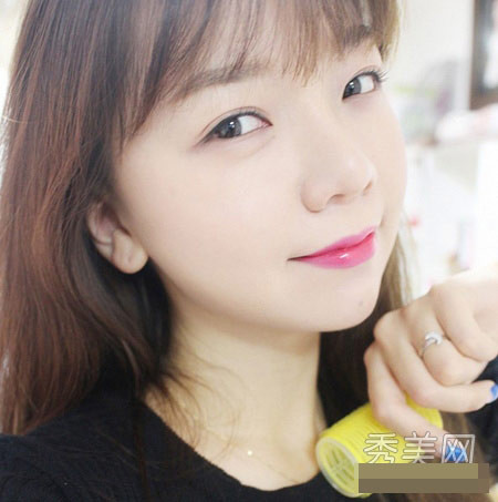 Biến hóa 3 phong cách từ 1 thỏi son ảnh 3