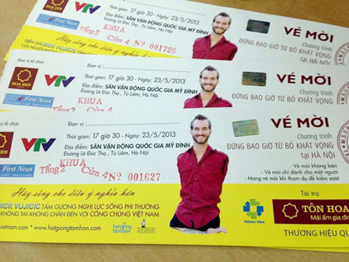Trên thị trường chợ đen, vé xem Nick Vujicic với chỗ ngồi đẹp được rao bán với giá lên tới 1,5-2 triệu đồng/cặp. Trên thị trường chợ đen, vé xem Nick Vujicic với chỗ ngồi đẹp được rao bán với giá lên tới 1,5-2 triệu đồng/cặp