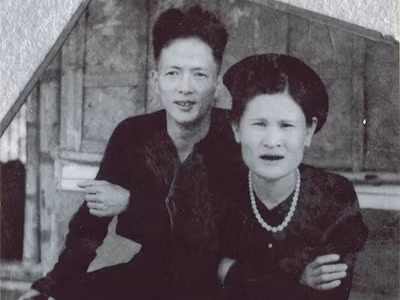 Ông Đoàn Vạn Vân và vợ