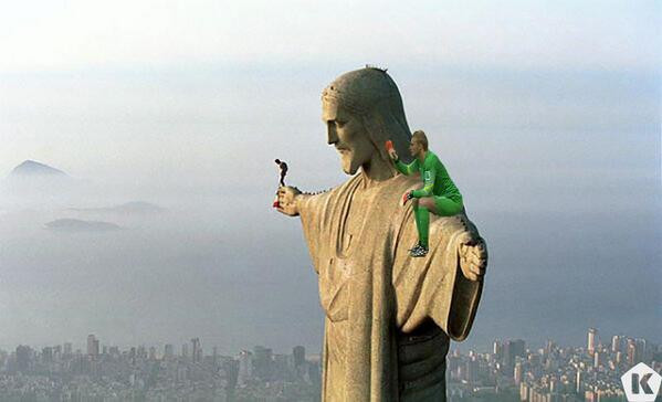 Màn ngồi xổm tựa cột của thủ môn Hà Lan 'gây bão' ảnh 6