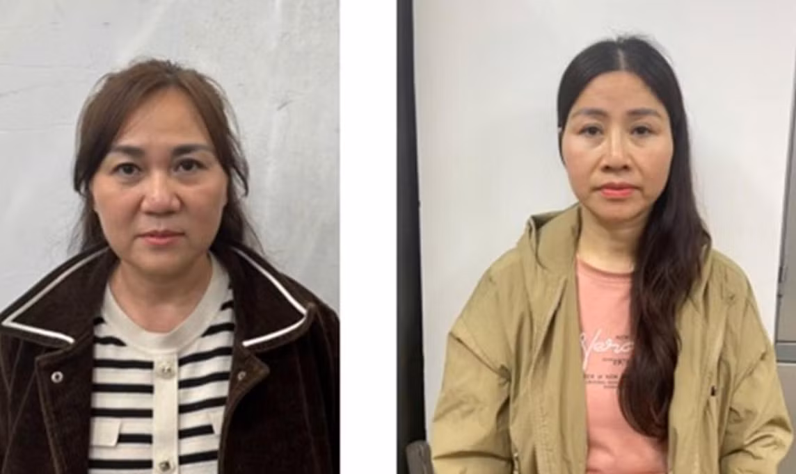 Bị can Hà Thị Nga (trái) và bị can Nguyễn Thị Cúc cùng là Cổ đông góp vốn.