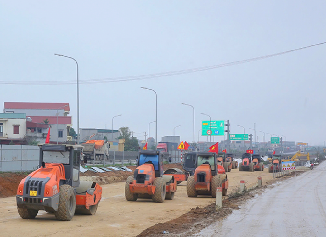 Chủ đầu tư và nhà thầu thi công phấn đấu đến ngày 30/4/2026 sẽ cơ bản hoàn thành Dự án mở rộng cao tốc Bắc - Nam phía Đông đoạn Cao Bồ - Mai Sơn.
