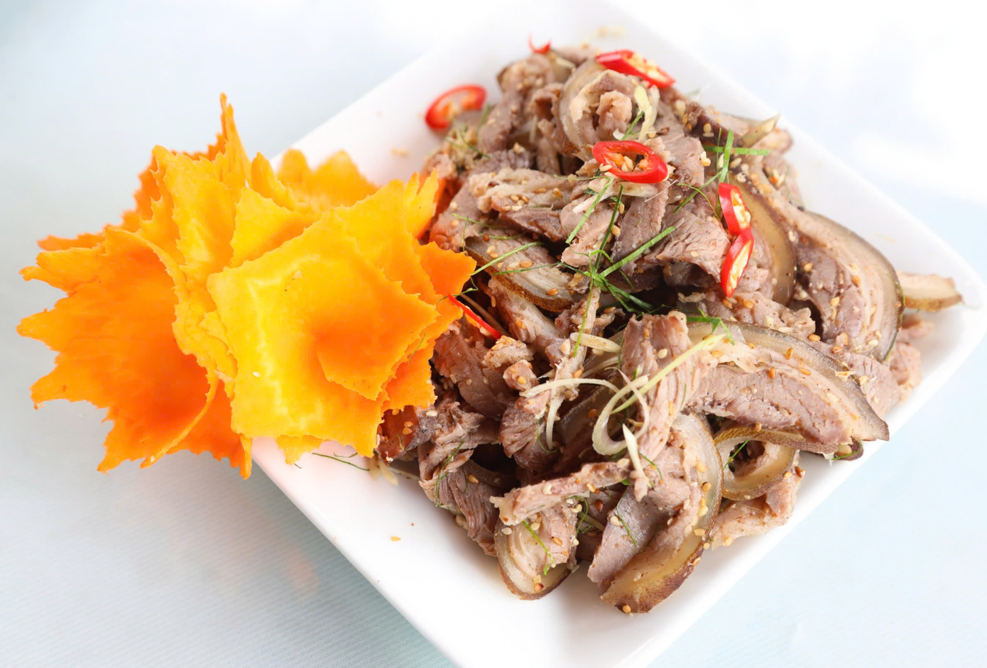 Món dê tái chanh Ninh Bình được vinh danh ngon nhất thế giới.