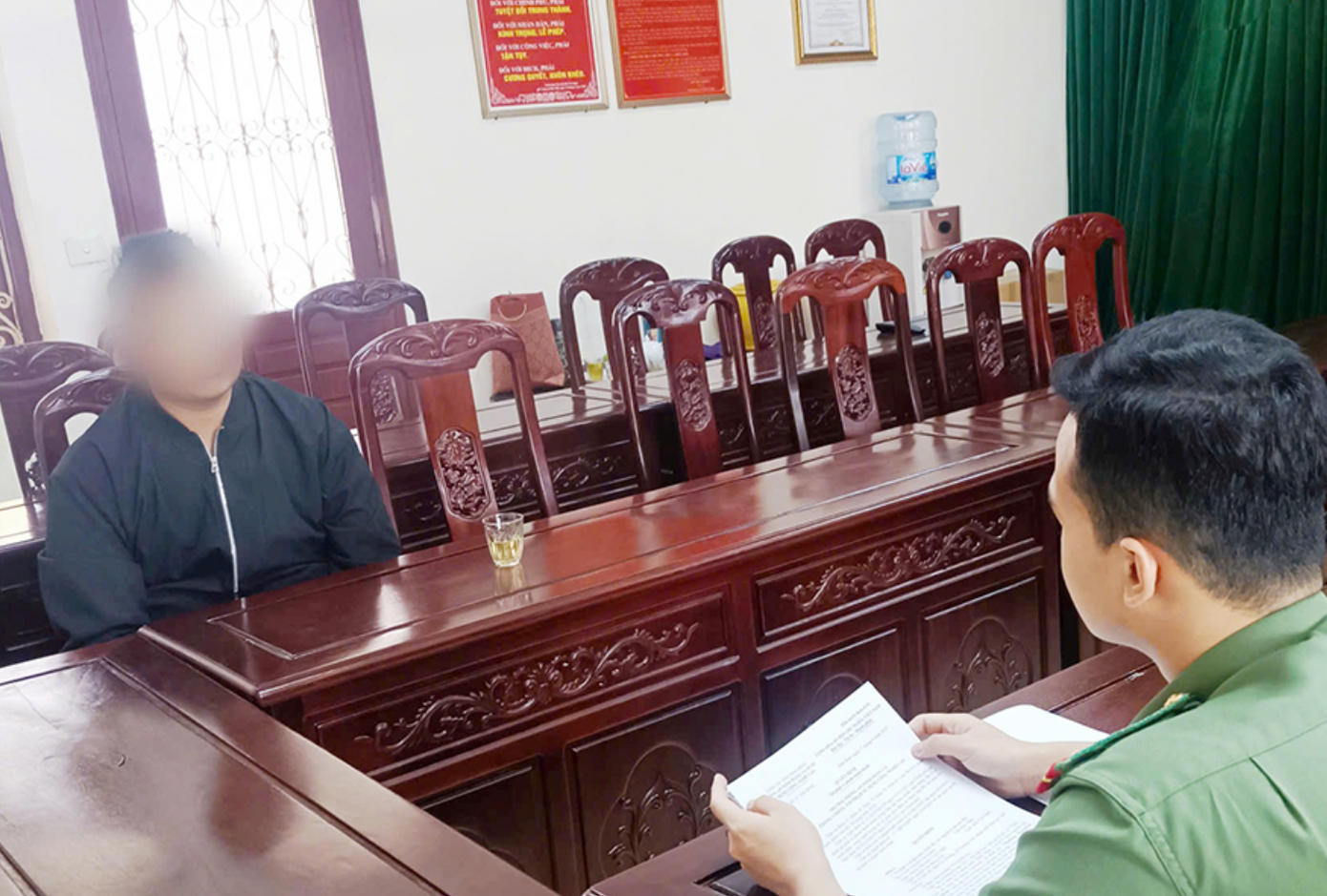 Đối tượng N.G.K. tại cơ quan công an.