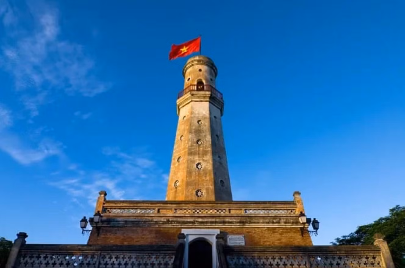 Cột cờ biểu tượng của Nam Định. Ảnh: Báo N.Đ