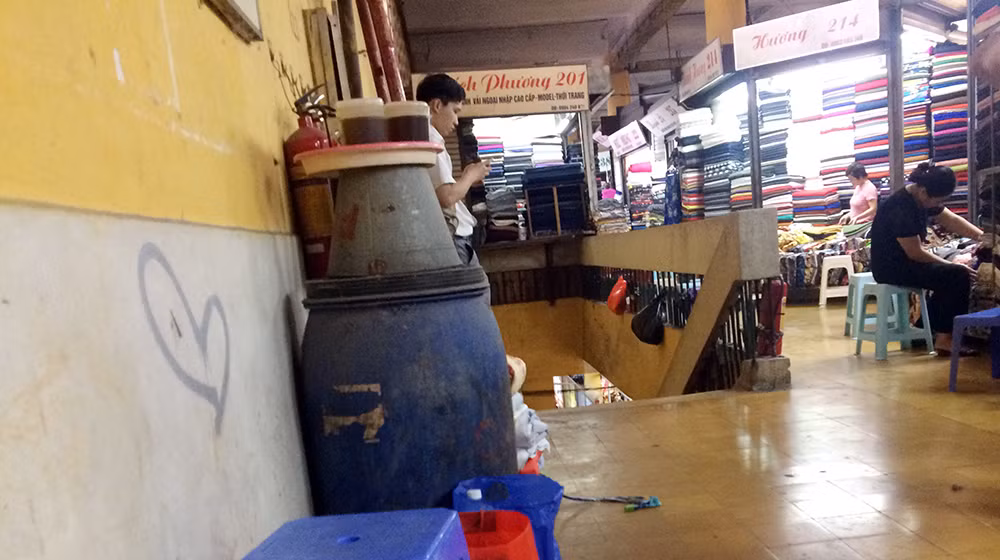 Ẩn hoạ cháy nổ tại những khu chợ giữa nội đô Hà Nội ảnh 5