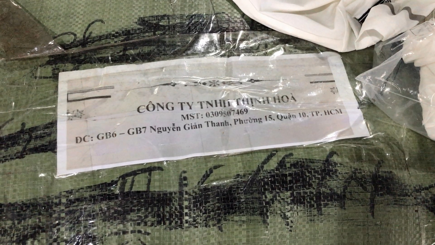 Phát hiện container thời trang giả nhãn mác 'made in Viet Nam' trị giá tiền tỉ ảnh 1