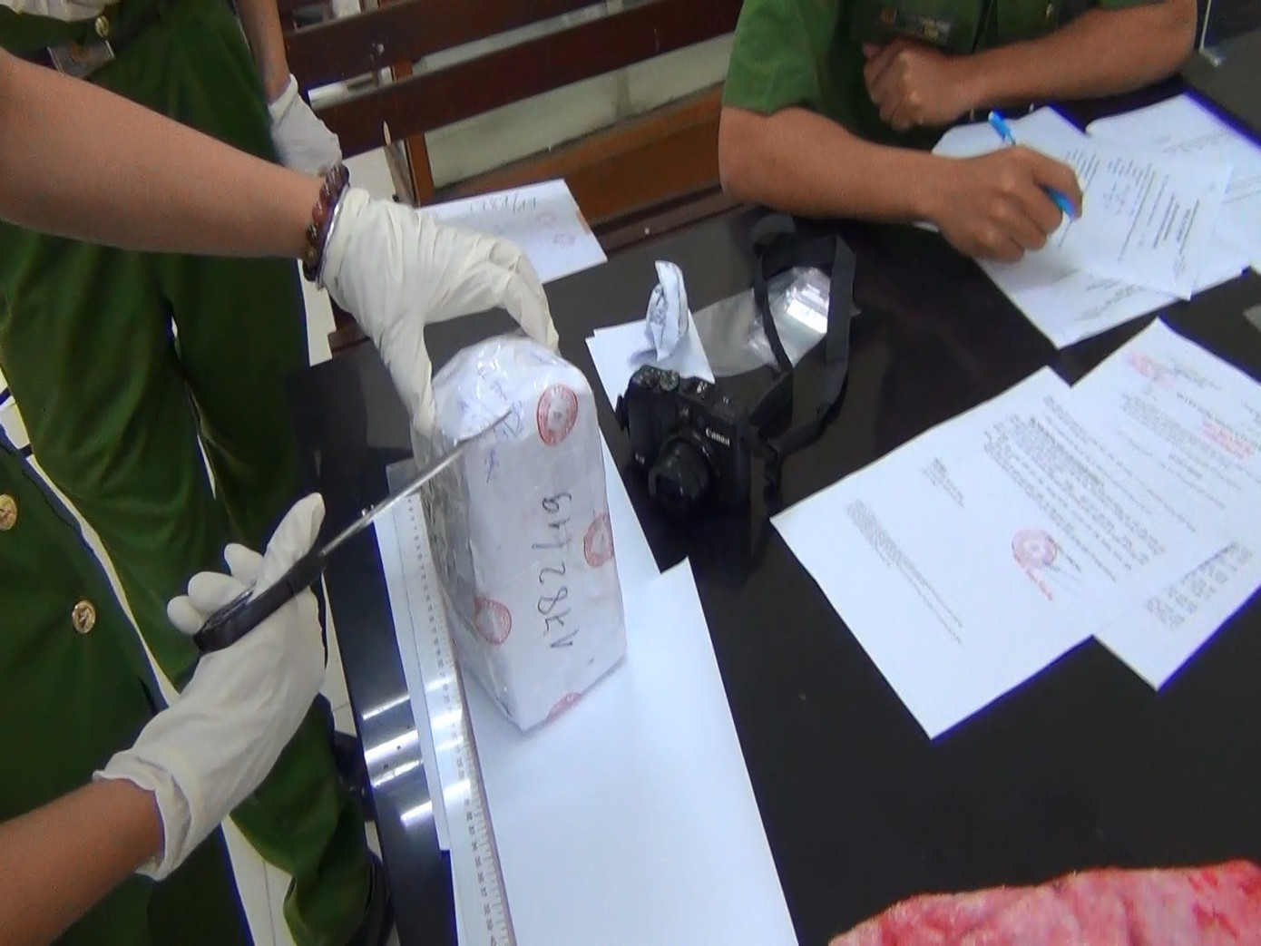 Công an TPHCM thu giữ hơn 1,6 tấn ma tuý ảnh 2