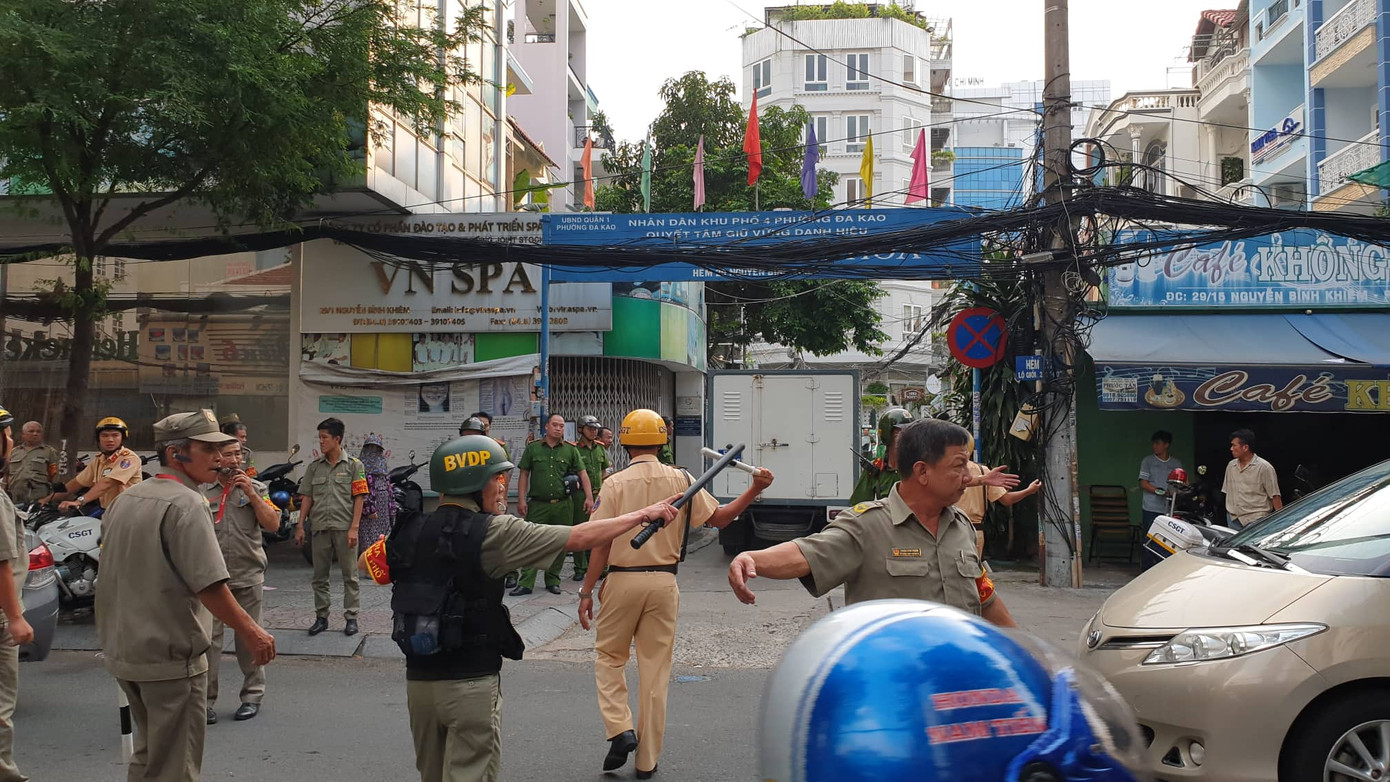Thực nghiệm hiện trường vụ thẩm phán toà quận 4 xâm phạm chỗ ở ảnh 2