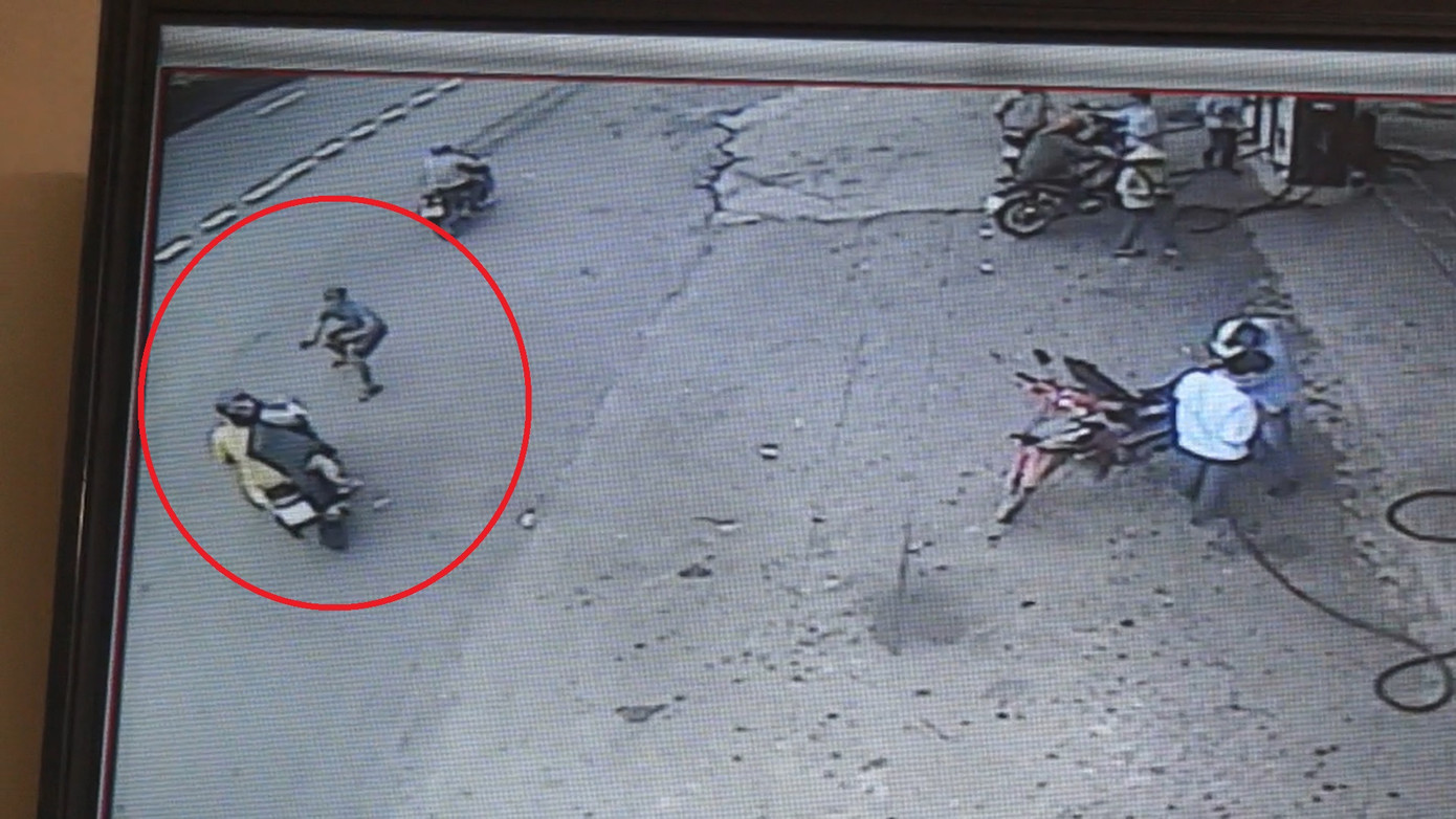 Lao ra đường bắt cướp, nam thanh niên bị đâm trọng thương ảnh 1