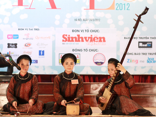 Đàn đáy, trống chầu, sênh phách vang tiếng của sân chơi sinh viên