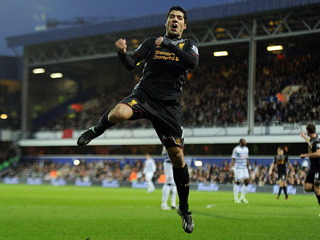 Niềm vui của Suarez sau khi nâng tỉ số lên 2-0. Ảnh: Getty