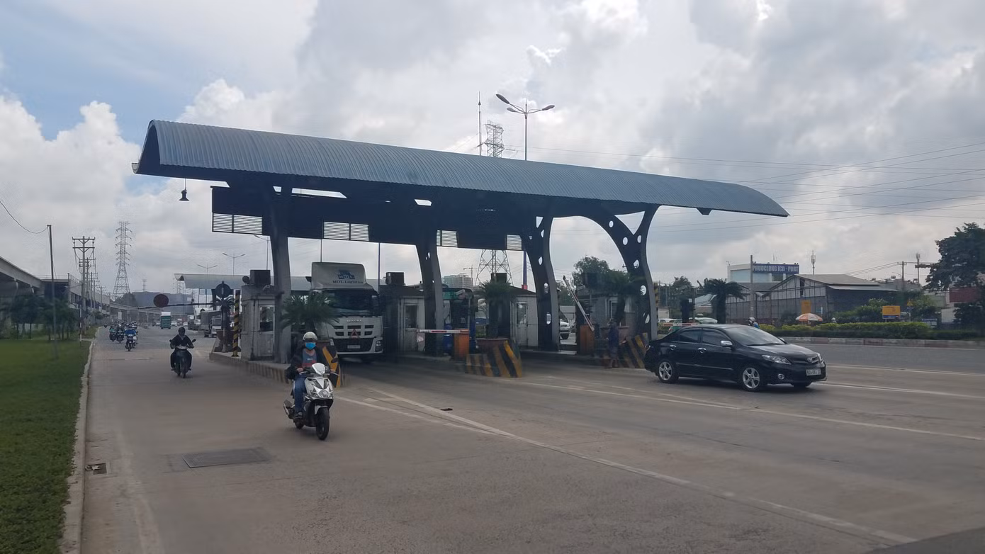 Nhiều đoạn đường BOT ở Sài Gòn xuống cấp ảnh 2