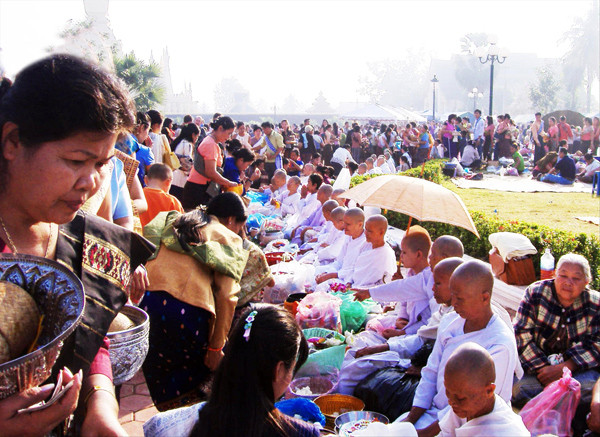 Trẩy hội chùa vàng ảnh 2