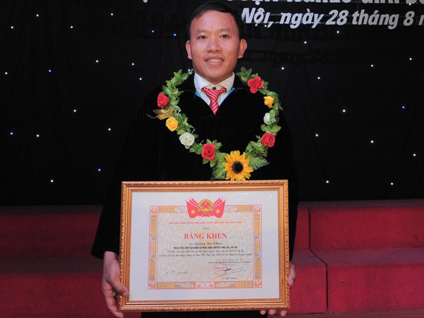 Đi đầu phát triển kinh tế vùng khó ảnh 1