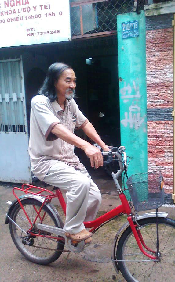 Lương y thiện nguyện sống không ganh đua ảnh 2