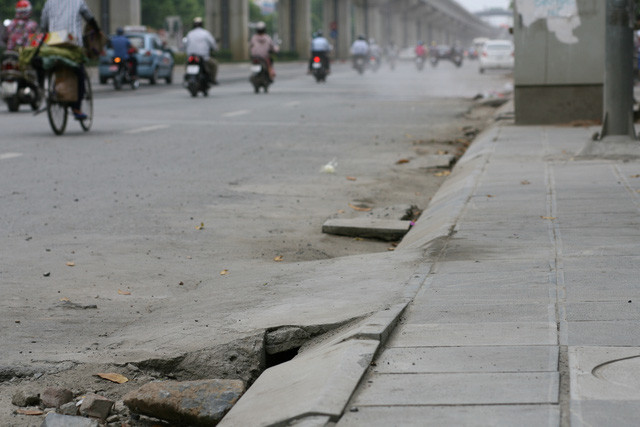 Hà Nội: Công tác thanh tra lát đá vỉa hè là 'mật'? ảnh 6