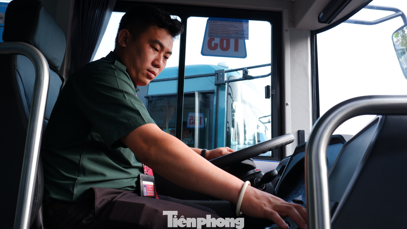 Phương tiện có sức chứa 30 và 60 chỗ, đa số kích thước nhỏ gọn (dài 6,54m x rộng 2,1m x cao 2,99m) đi vào được các đường nhỏ tiếp cận được nhiều khu dân cư mà hệ thống xe buýt hiện hữu chưa tiếp cận được.