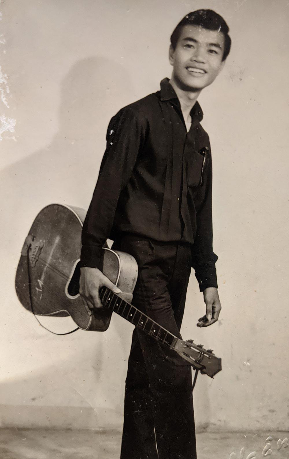 Nhạc sĩ Ngân Giang thời trẻ- Ảnh: Tư liệu gia đình Nhạc sĩ Ngân Giang thời trẻ- Ảnh: Tư liệu gia đình