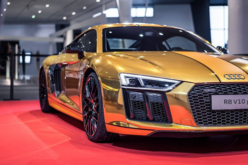 Lóa mắt với siêu xe Audi R8 V10 khoác bộ cánh mạ vàng ảnh 3