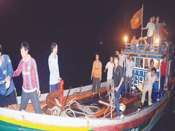 21 Ngư dân trở về. Ảnh: Phú Đức