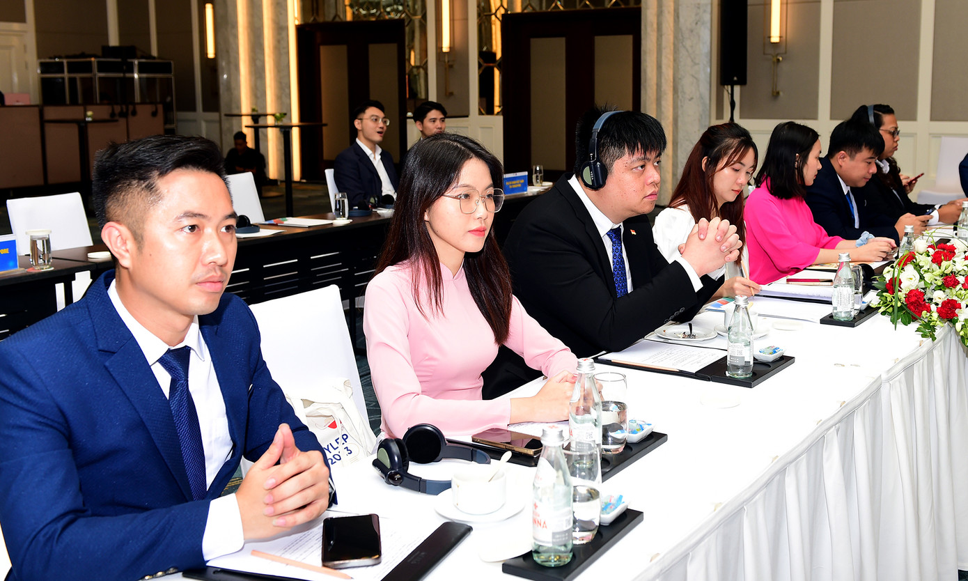 Các đại biểu thanh niên Việt Nam - Singapore tham gia chương trình. Ảnh: Xuân Tùng Các đại biểu thanh niên Việt Nam - Singapore tham gia chương trình. Ảnh: Xuân Tùng