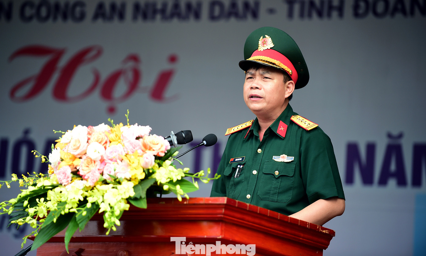 Đại tá Trần Viết Năng phát biểu tại chương trình. Ảnh: Xuân Tùng Đại tá Trần Viết Năng phát biểu tại chương trình. Ảnh: Xuân Tùng