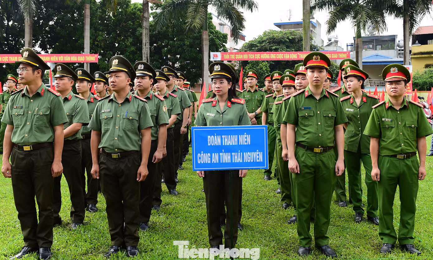 Tuổi trẻ quân đội, công an và đoàn viên thanh niên tỉnh Thái Nguyên tham gia ngày hội. Ảnh: Xuân Tùng