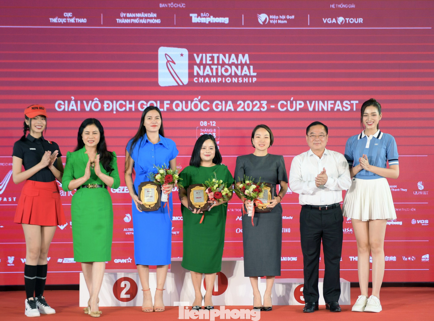 Ban tổ chức tri ân các đơn vị tài trợ và đồng hành. Ban tổ chức tri ân các đơn vị tài trợ và đồng hành.