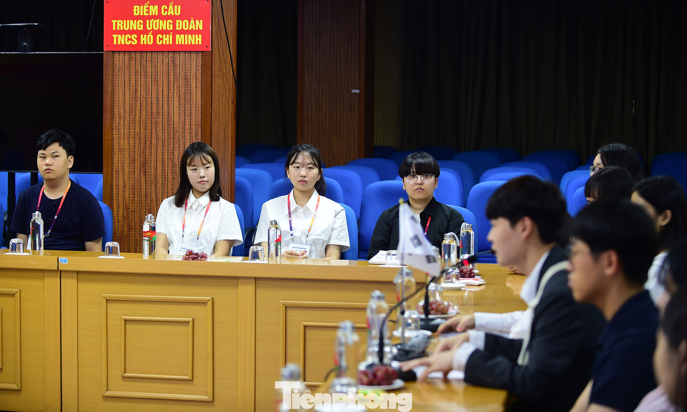 Đại biểu Hàn Quốc tham gia chương trình Giao lưu thanh niên Việt Nam - Hàn Quốc năm 2023 tại Việt Nam. Ảnh: Xuân Tùng