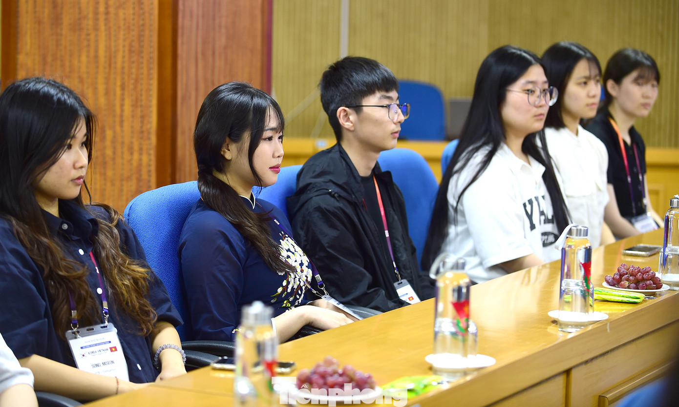 Đại biểu Hàn Quốc tham gia chương trình Giao lưu thanh niên Việt Nam - Hàn Quốc năm 2023 tại Việt Nam. Ảnh: Xuân Tùng