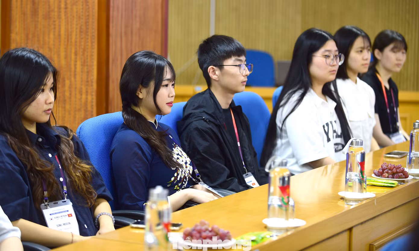 Đại biểu Hàn Quốc tham gia chương trình Giao lưu thanh niên Việt Nam - Hàn Quốc năm 2023 tại Việt Nam. Ảnh: Xuân Tùng